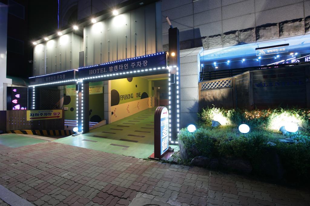 Valentine Hotel Goyang Luaran gambar