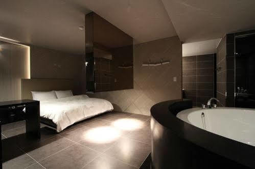 Valentine Hotel Goyang Luaran gambar